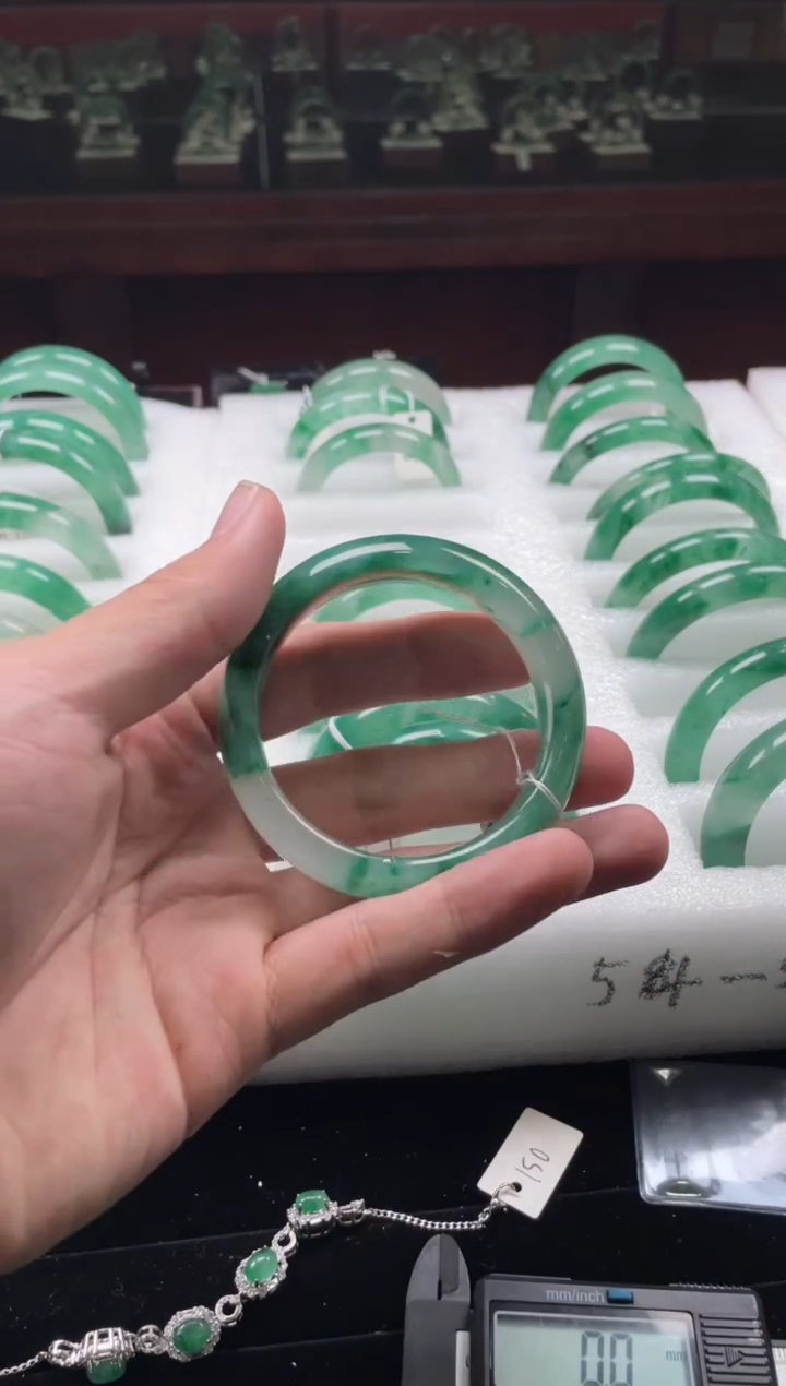 【闪购商品】石英质玉手镯未镶嵌手镯