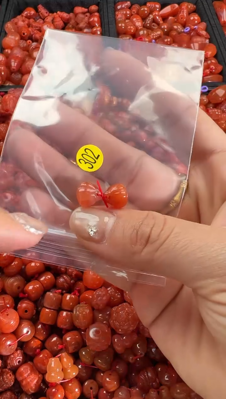 【闪购商品】南红玛瑙颈饰未镶嵌1