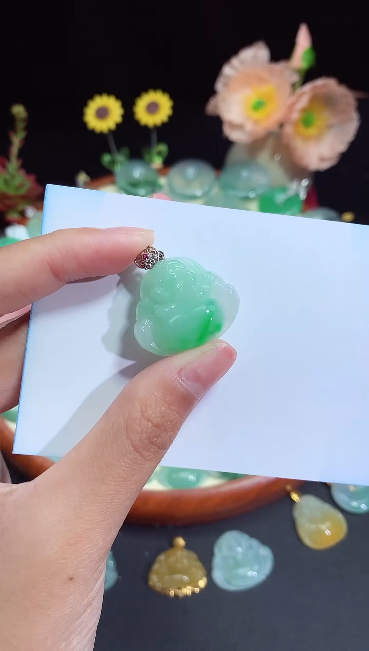 【闪购商品】翡翠颈饰未镶嵌佛公