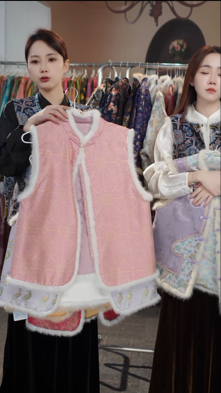 粉八达夹棉马甲   