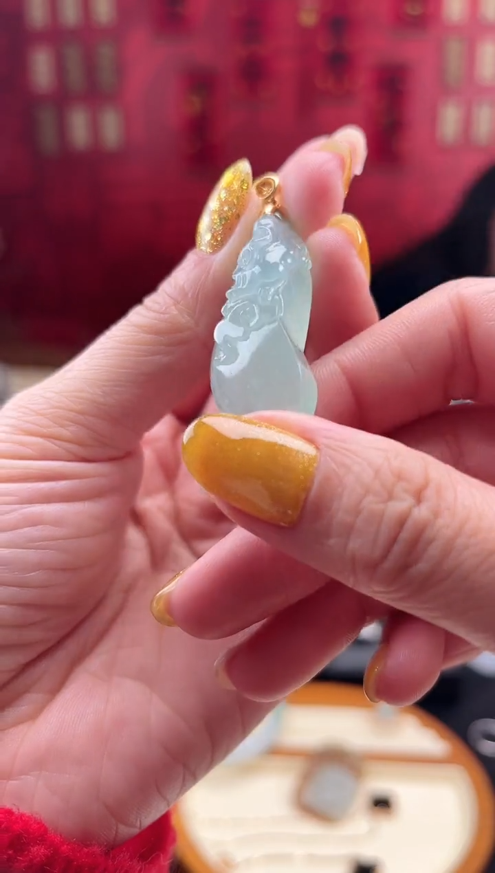 【闪购商品】翡翠颈饰18K金镶嵌吊坠