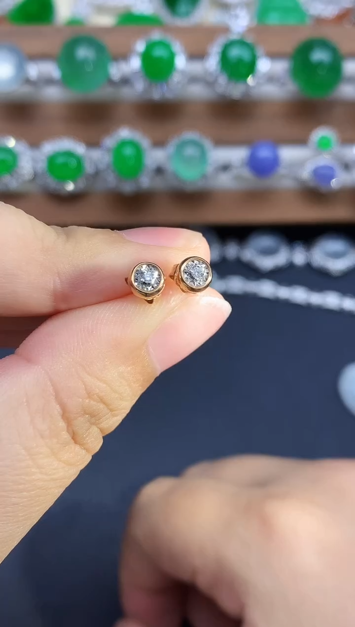 颈饰18K金镶嵌钻石366-中国好珍宝