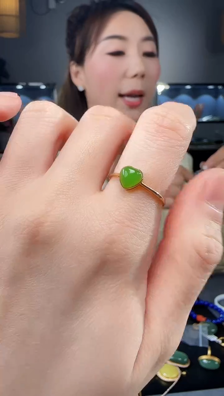 【闪购商品】和田玉戒指18K金镶嵌1