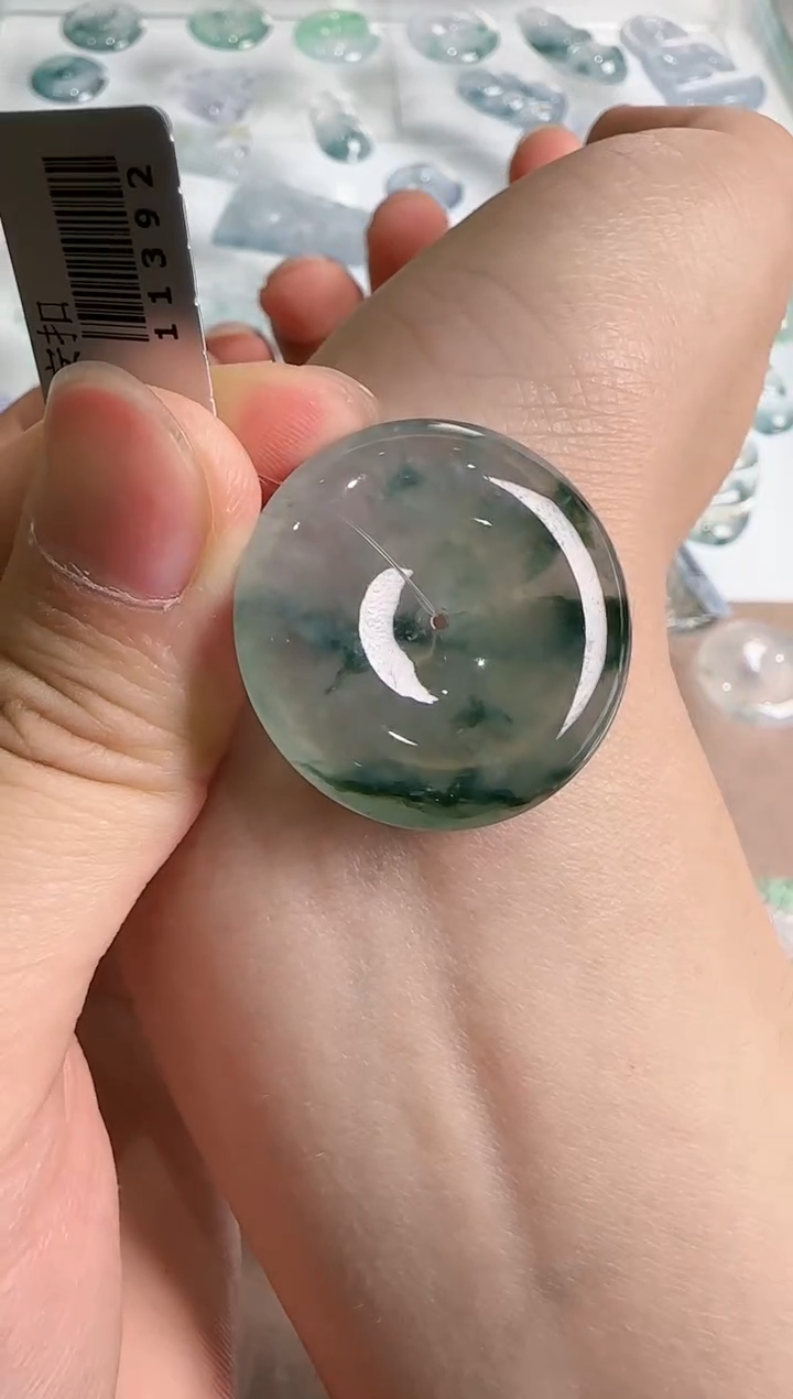 【闪购商品】翡翠吊坠(不含链)未镶嵌··