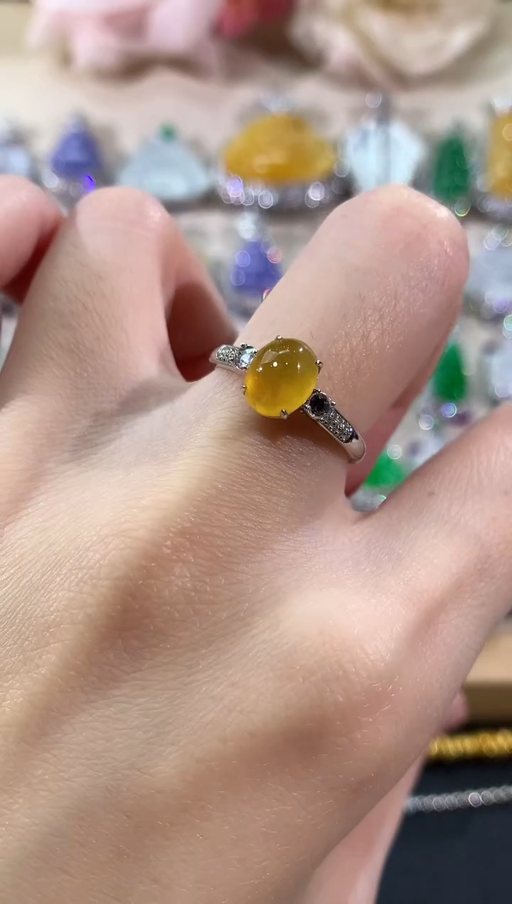 18K金镶嵌戒指翡翠冬日珠宝W15