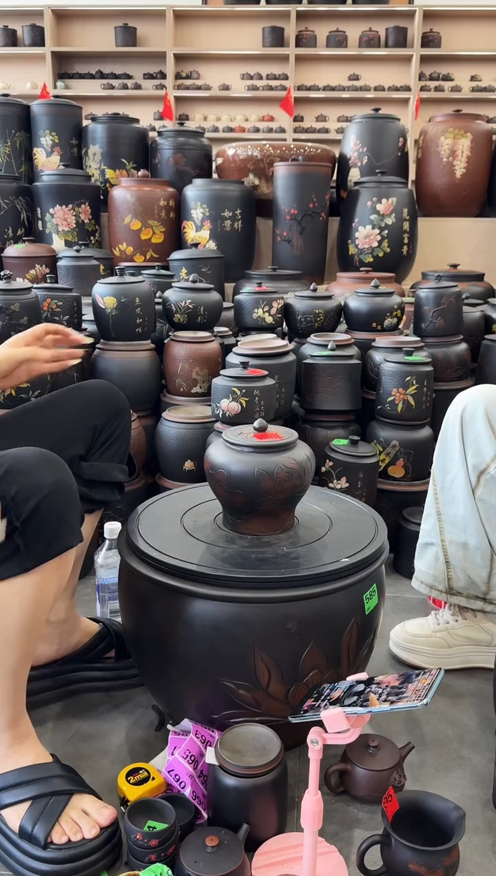 瑕疵茶叶罐  898 小将军荷花 