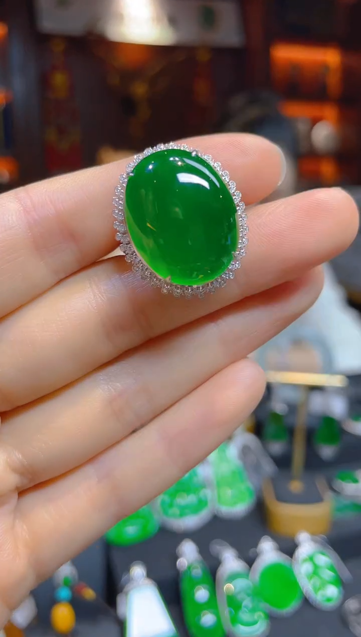 【闪购商品】翡翠戒指18K金镶嵌119572天然A货翡翠蛋面戒指