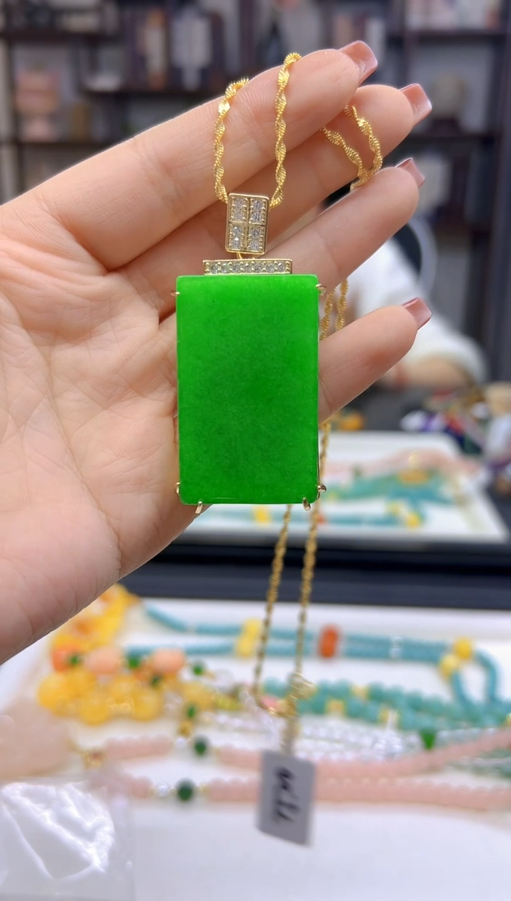 【闪购商品】翡翠吊坠(赠链)银S925镀金镶嵌D263