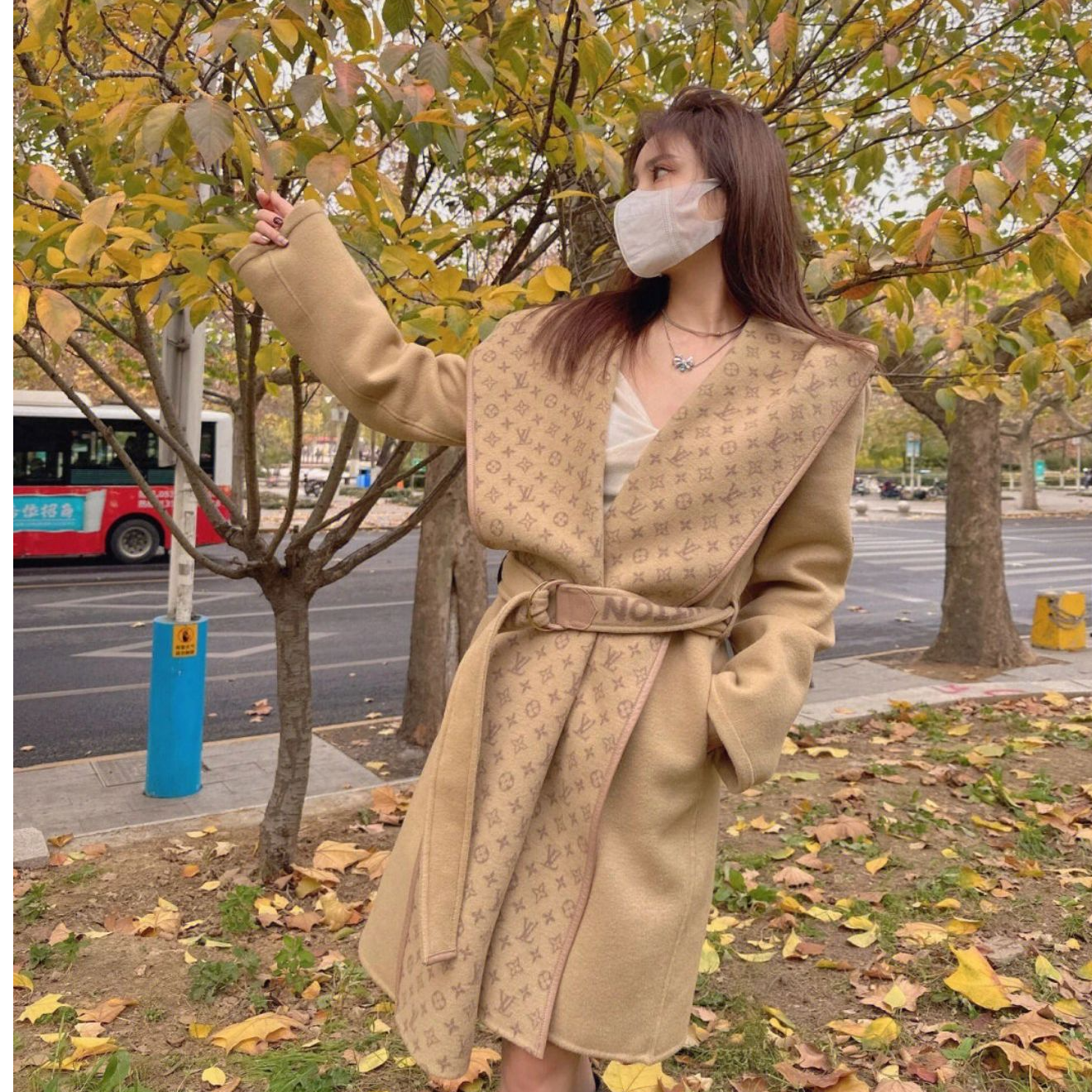 未使用 LouisVuitton/路易威登  WM25739/34码/满印里衬围裹大衣