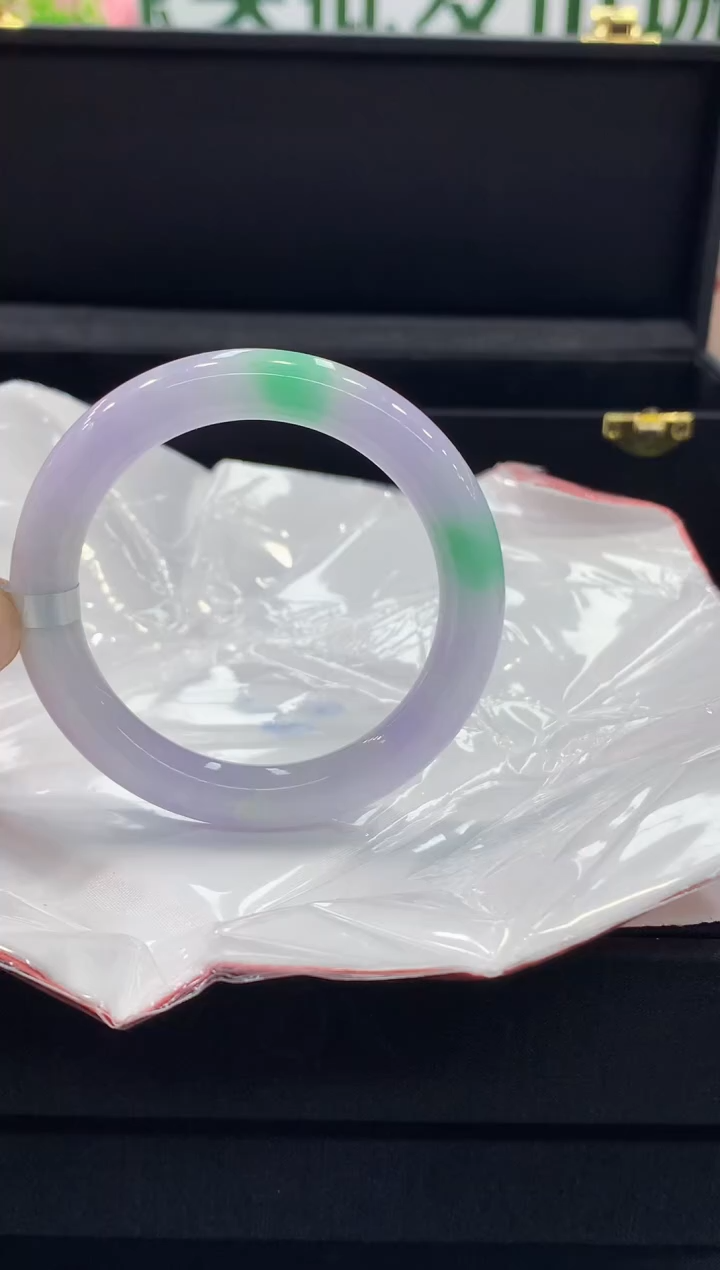 翡翠手镯未镶嵌手镯