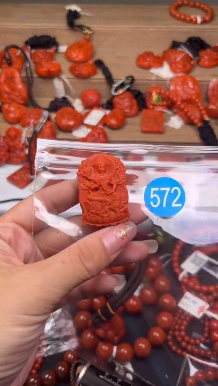 【闪购商品】南红玛瑙珠宝奇石未镶嵌572