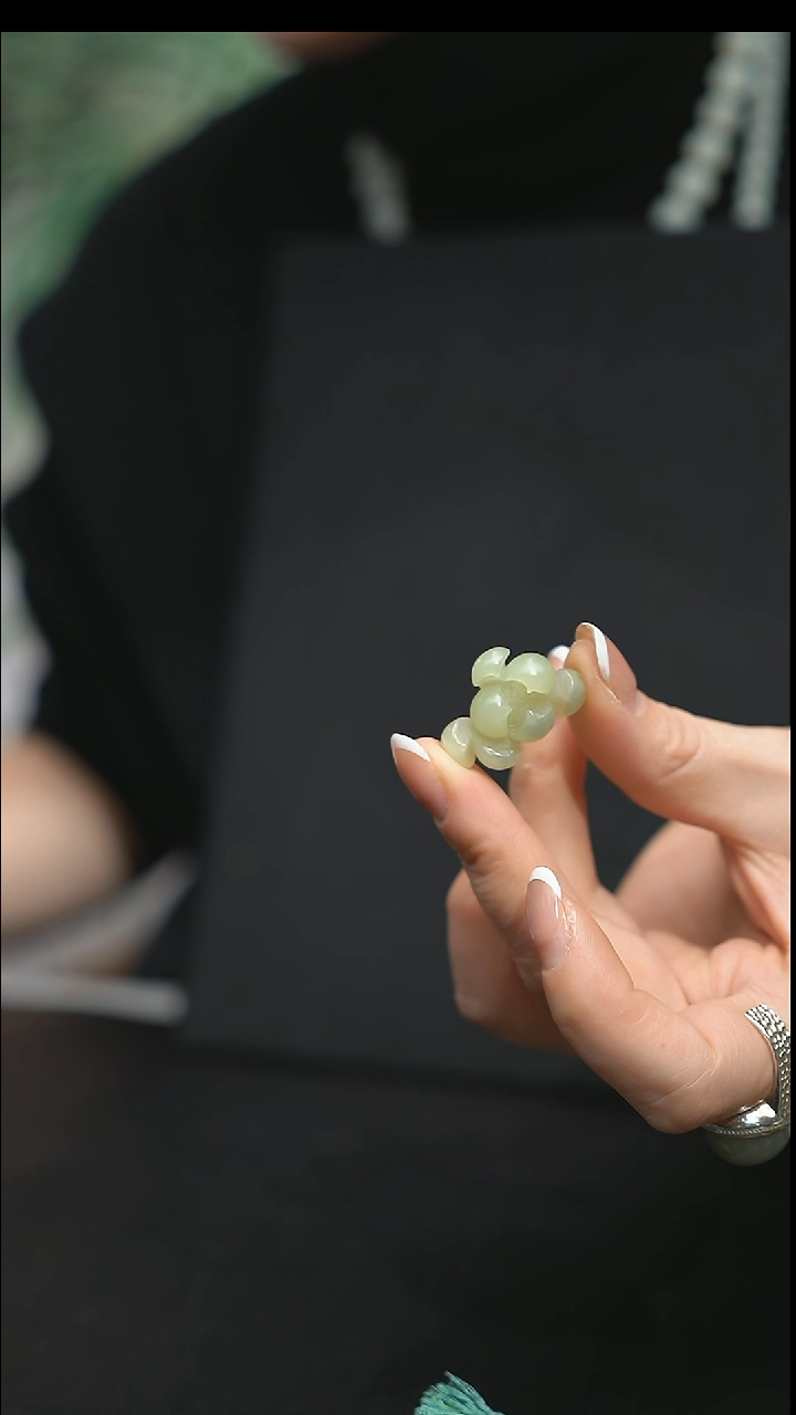 颈饰未镶嵌和田玉颈饰 未镶嵌 和田玉