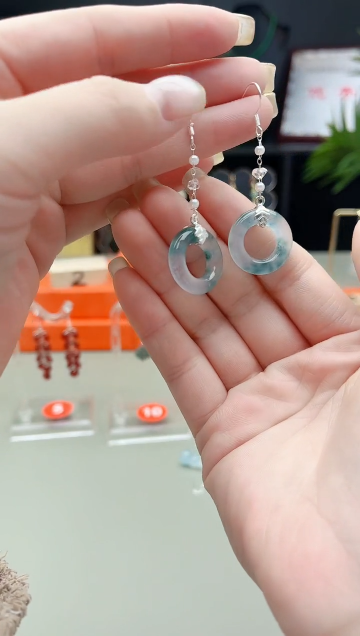 未镶嵌石英质玉（天山翠）耳钉555555