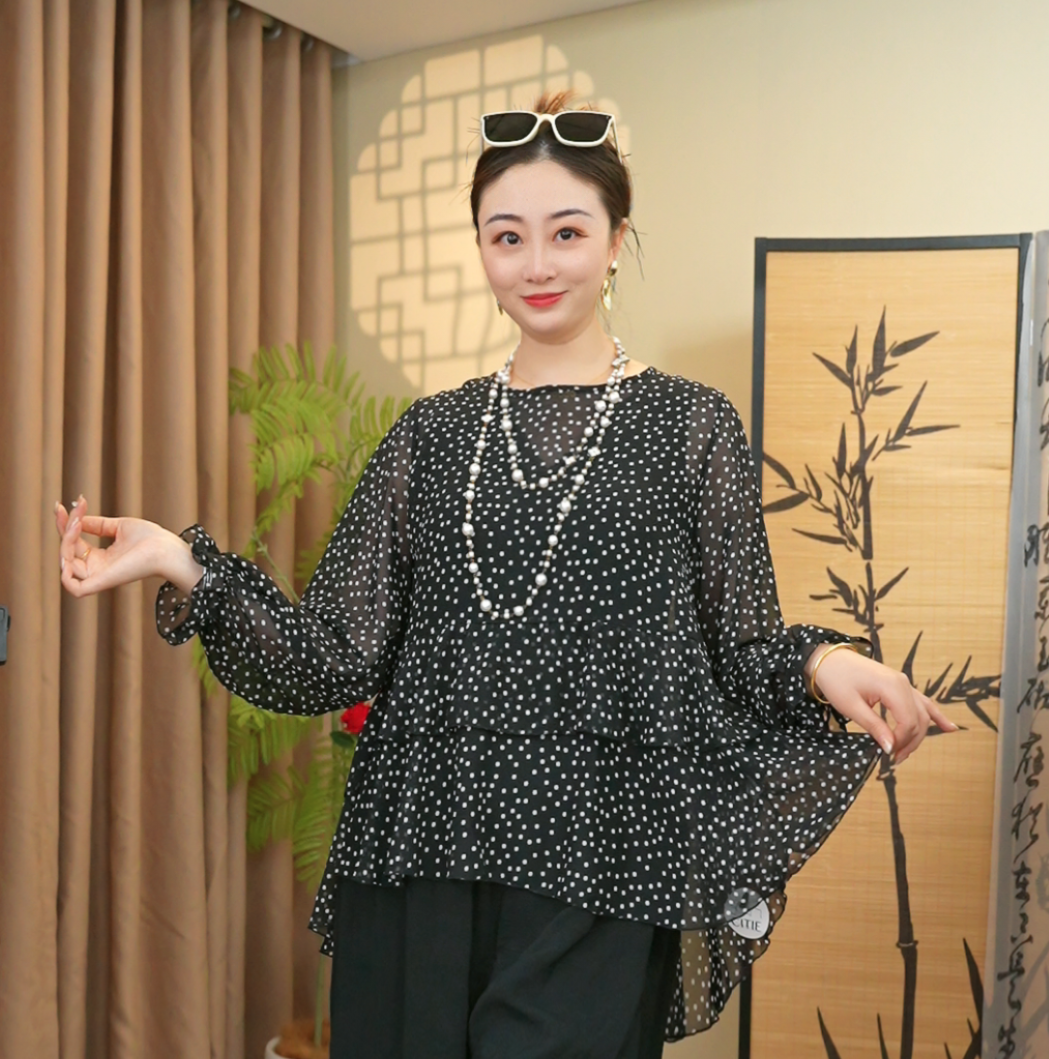 271#1584-黑色小波点花边上衣-F/黑色好看百搭经典小上衣打底衫