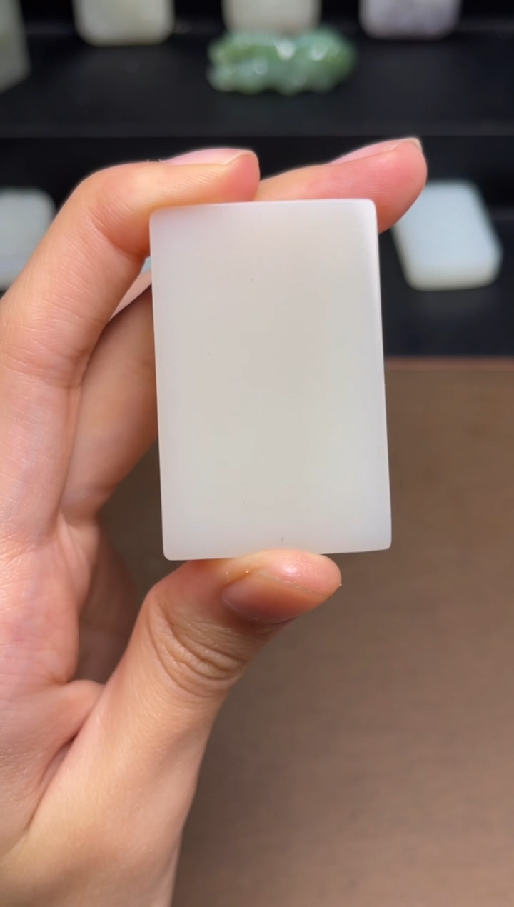 和田玉未镶嵌颈饰56 带点