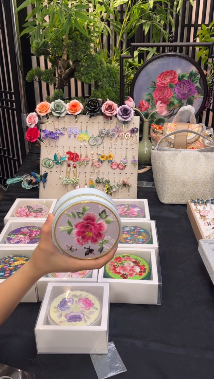 织绣ʚ****✔非遗苏绣手工饰品