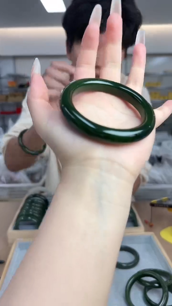 【闪购商品】和田玉红皮老料未镶嵌圈口56