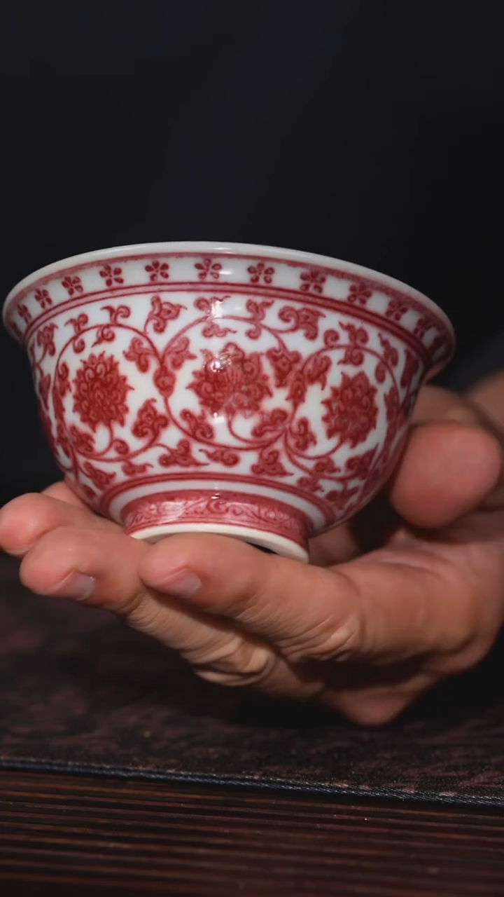 【闪购商品】摆件【瓷见如故】海韵堂釉里红全红压手杯狮心