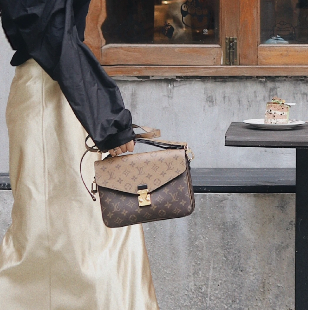 95新 LouisVuitton/路易威登 茉上/老花拼色邮差包