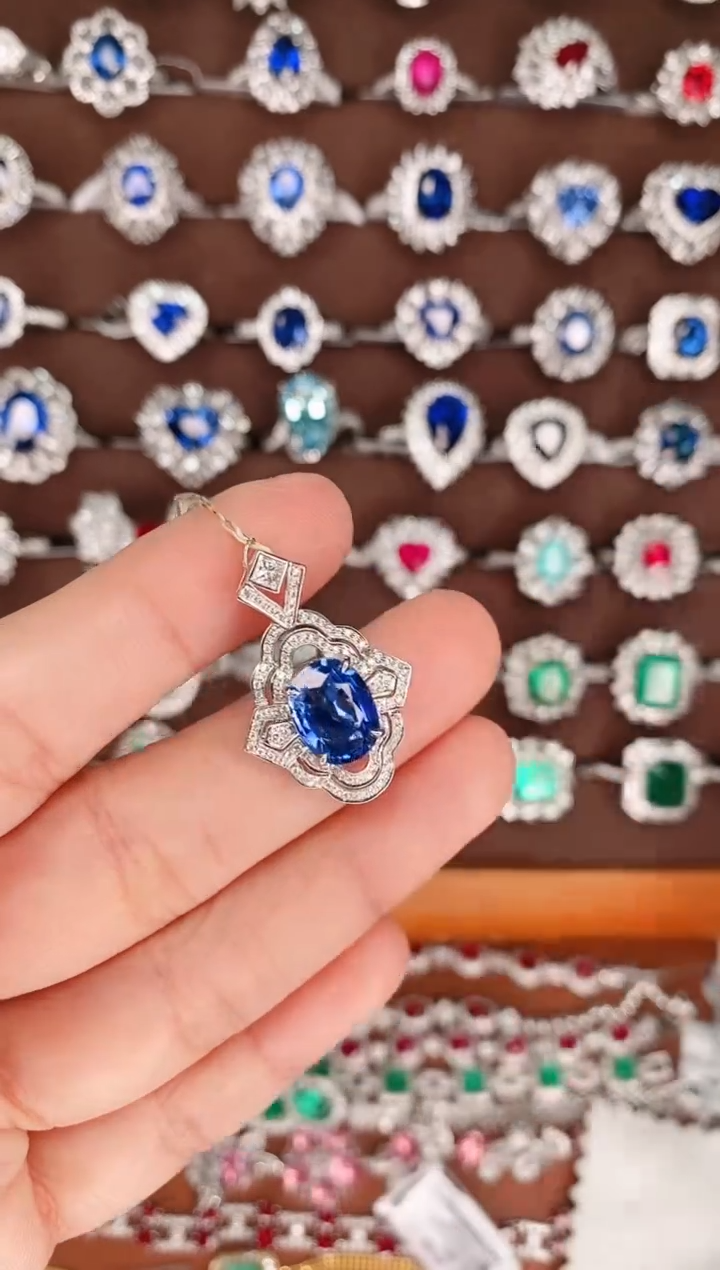 【闪购商品】蓝宝石18K金吊坠18K金镶嵌·