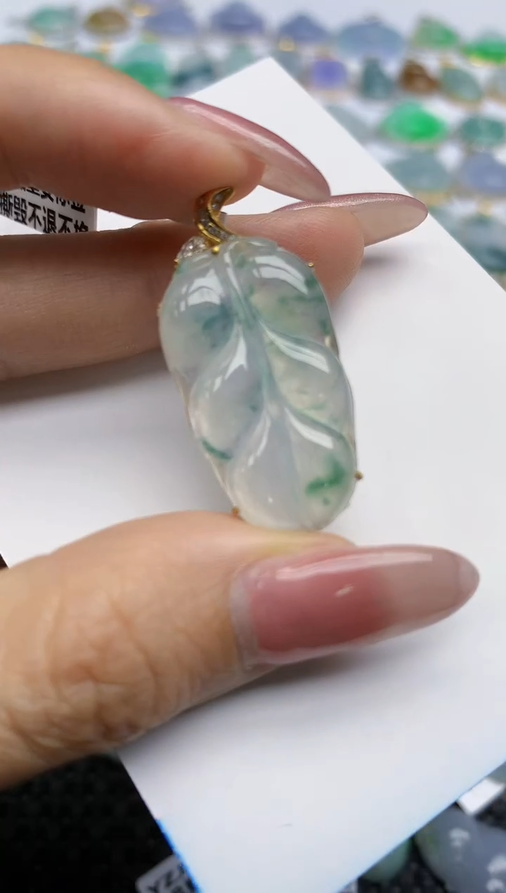 【闪购商品】翡翠挂件18K金镶嵌天然翡翠A货