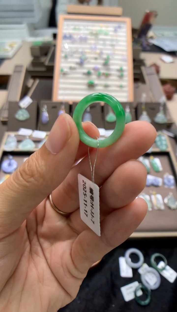 颈饰未镶嵌翡翠戒圈6圈口