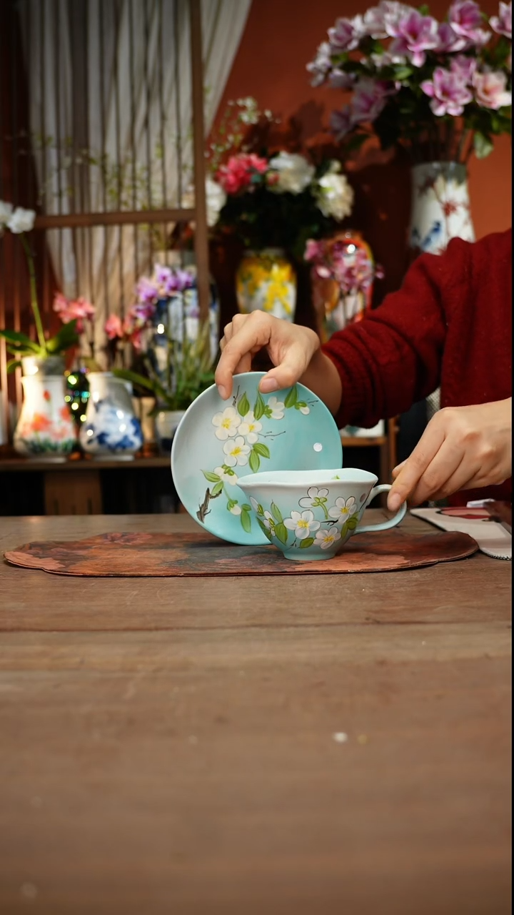 当代高温釉下彩手绘陶瓷餐具