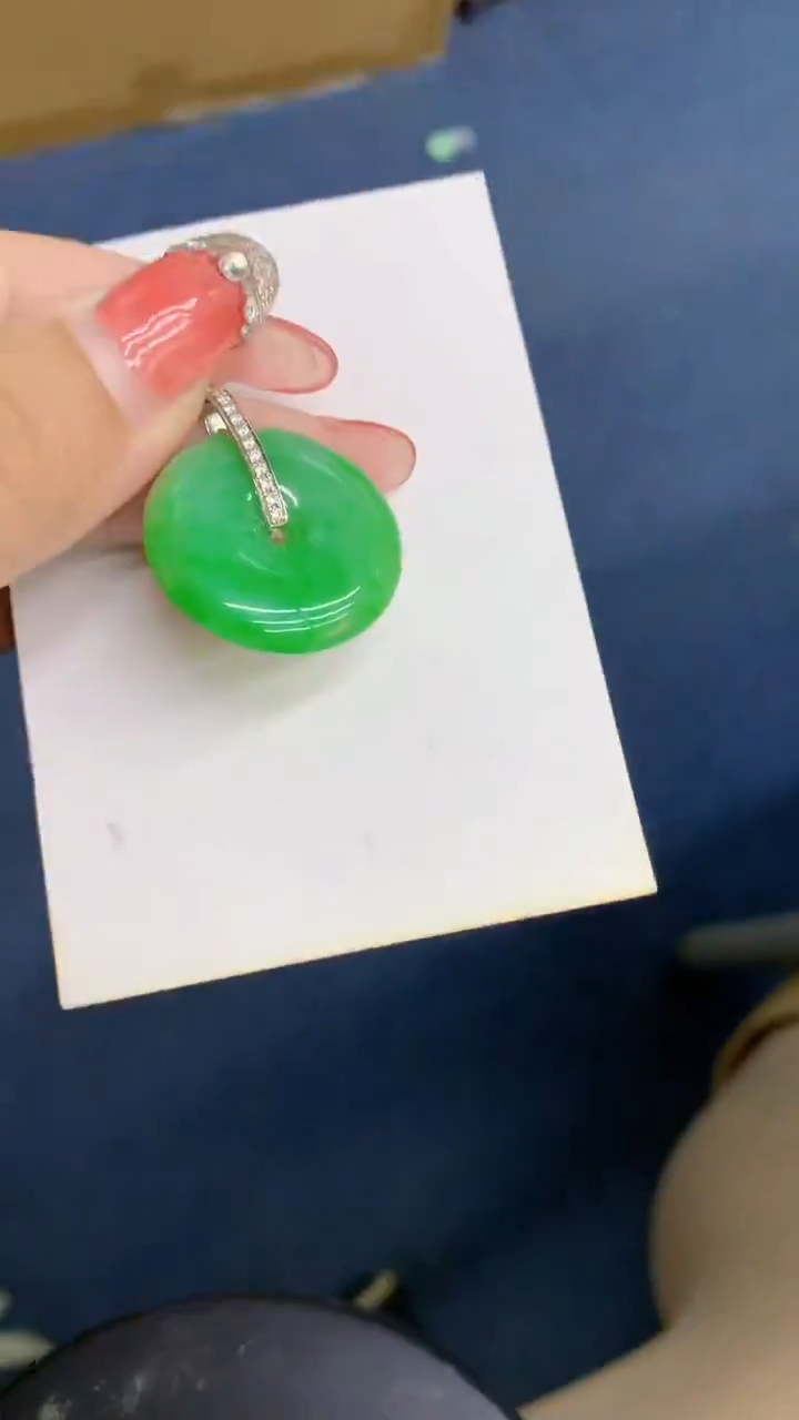 颈饰18K金镶嵌翡翠11