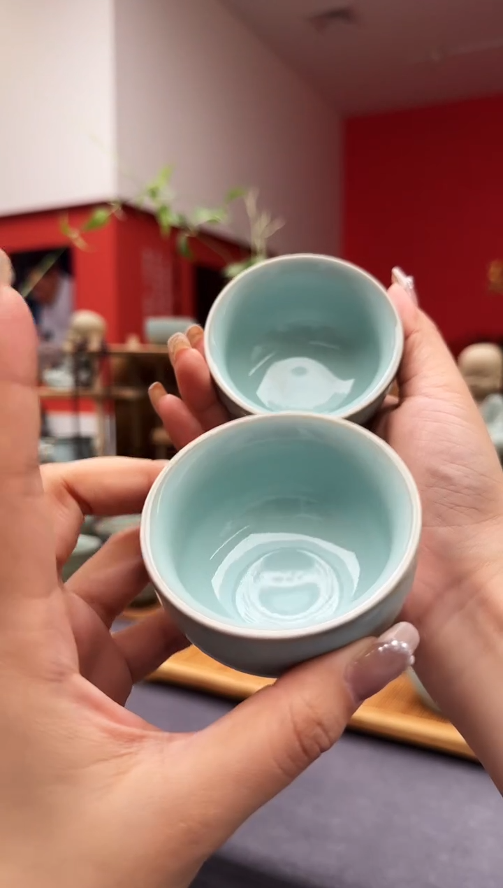 【闪购商品】拍一发二！！廷怀窑天青禅定杯一对