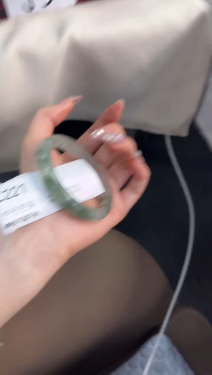 未镶嵌手镯石英质玉微瑕221