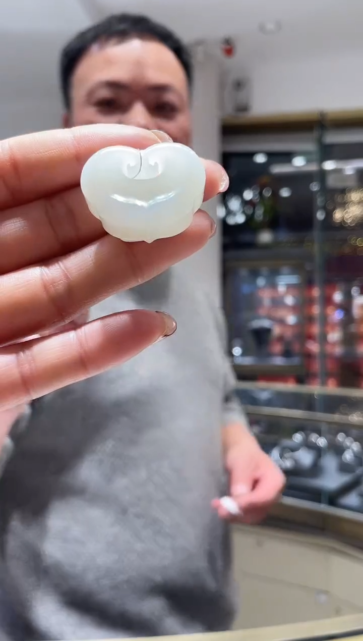 【闪购商品】和田玉颈饰未镶嵌新年快乐