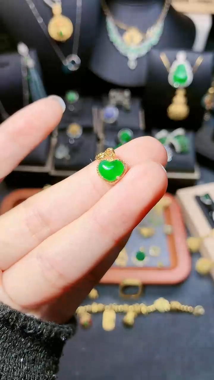 【闪购商品】翡翠吊坠(不含链)银S925镶嵌小提留