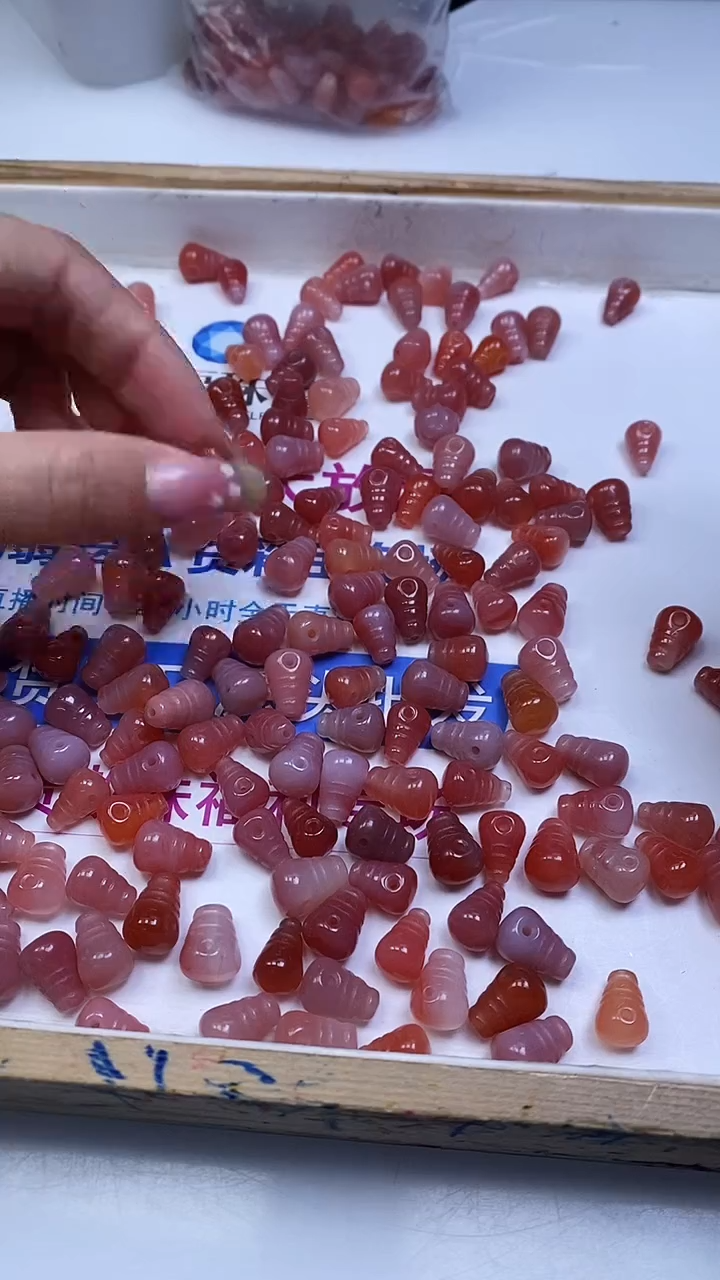 未镶嵌散珠玛瑙/玉髓M292 盐源 三通14*9mm1个8元