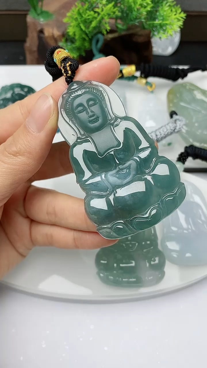【闪购商品】翡翠颈饰未镶嵌           