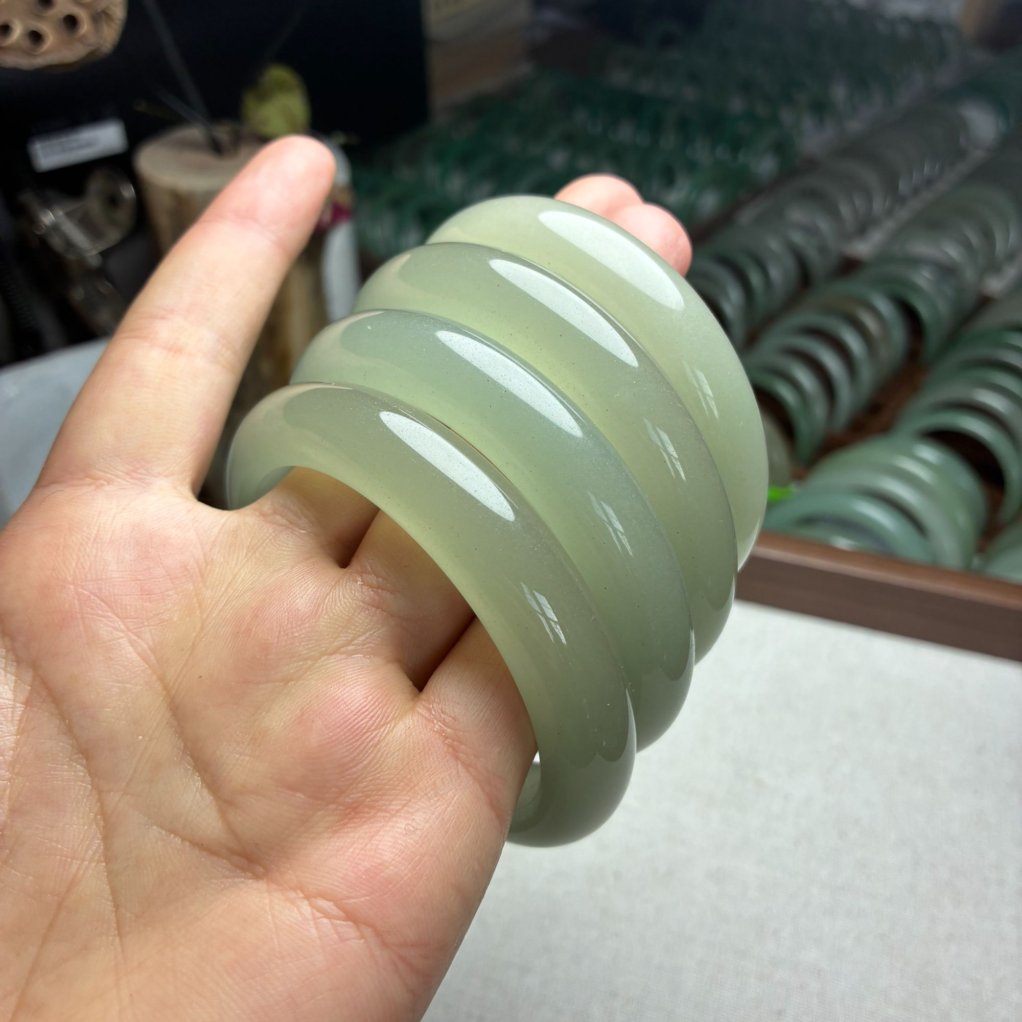 纯天然毕业级东陵玉浅冰晴正圆玉镯低色差多样性发货