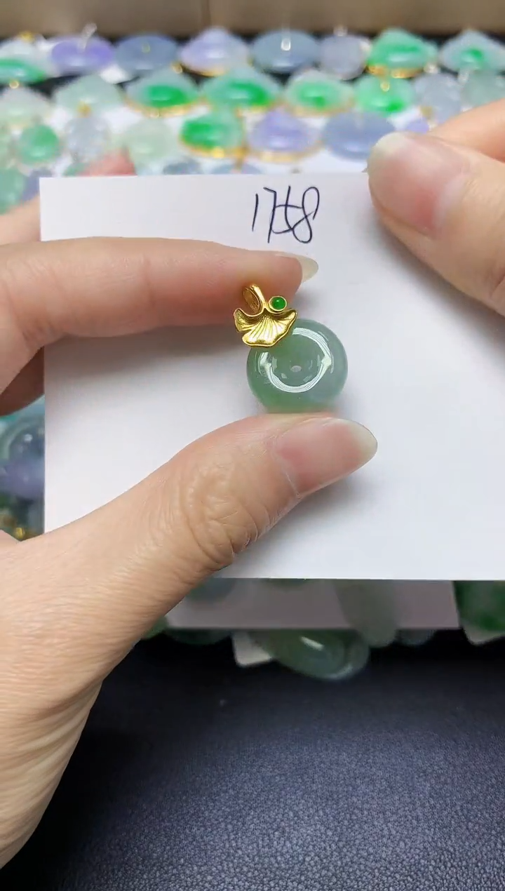 翡翠未镶嵌颈饰 天然缅甸翡翠A货