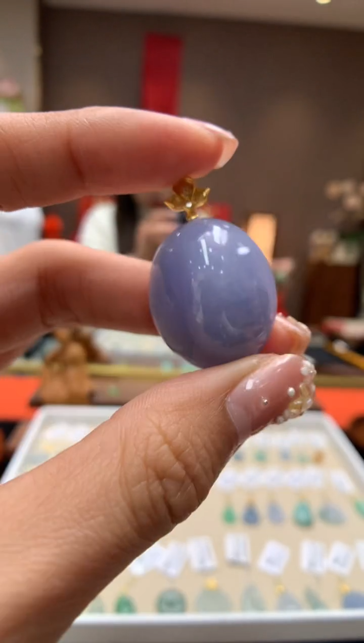 【闪购商品】翡翠颈饰18K金镶嵌蛋面