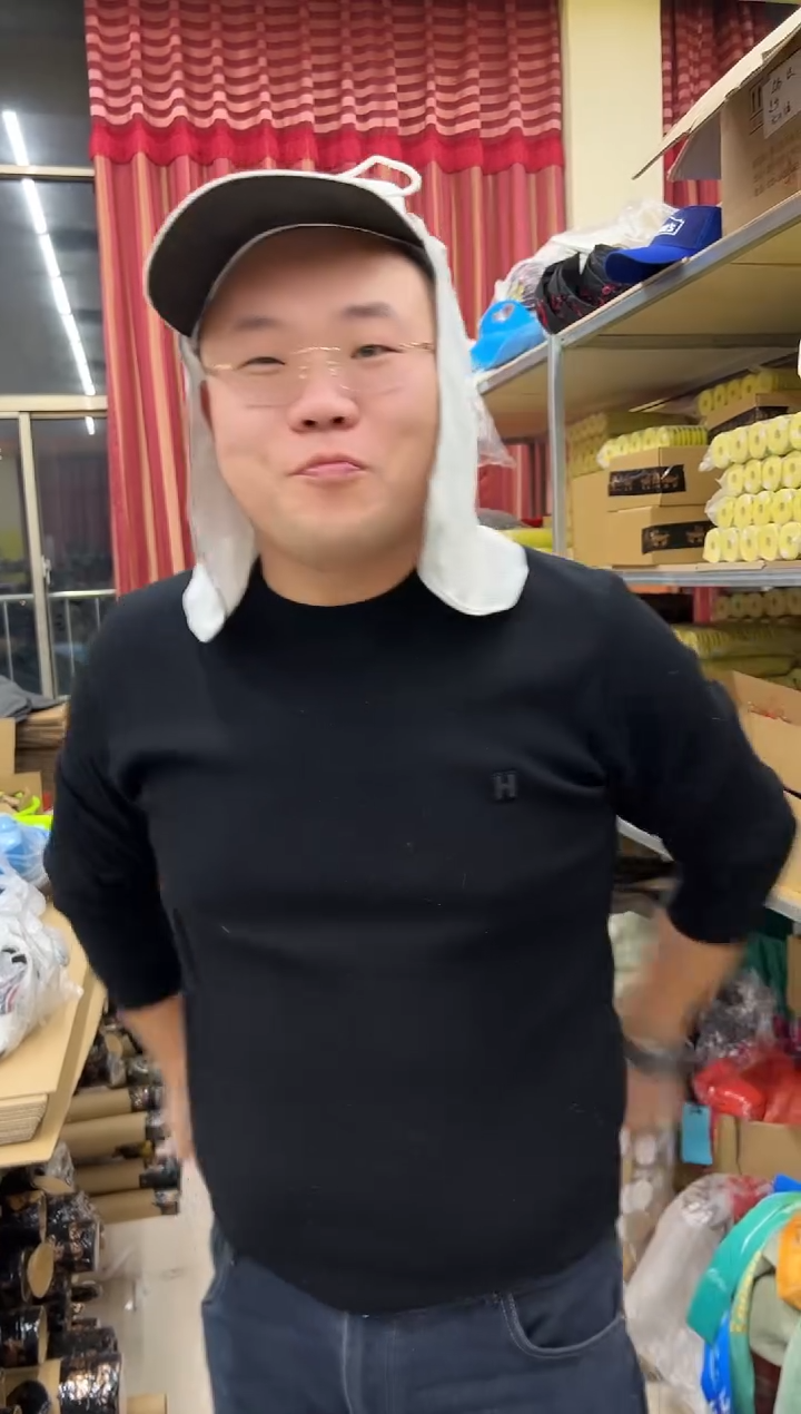 鸭舌帽混发2个  
