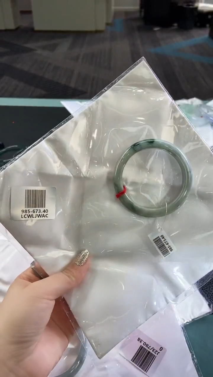 【闪购商品】翡翠未镶嵌手镯LCG镯 985-673.40