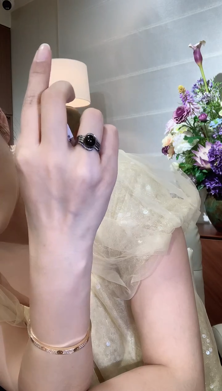 18K金镶嵌戒指翡翠?****nm176  