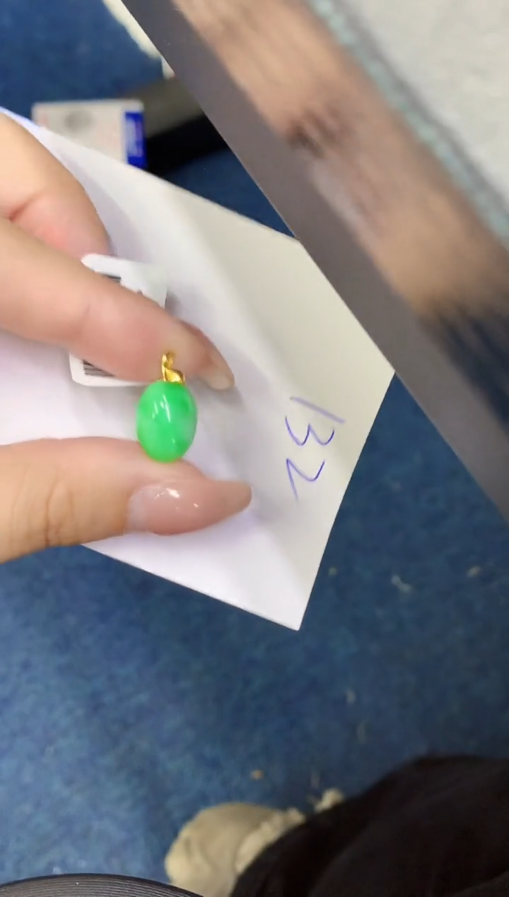 翡翠18K金镶嵌颈饰0000000000