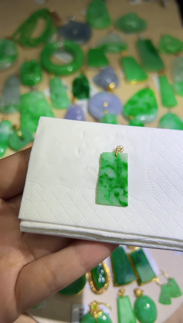 【闪购商品】翡翠颈饰18K金镶嵌Q缅料A货翡翠/支持复检/一件