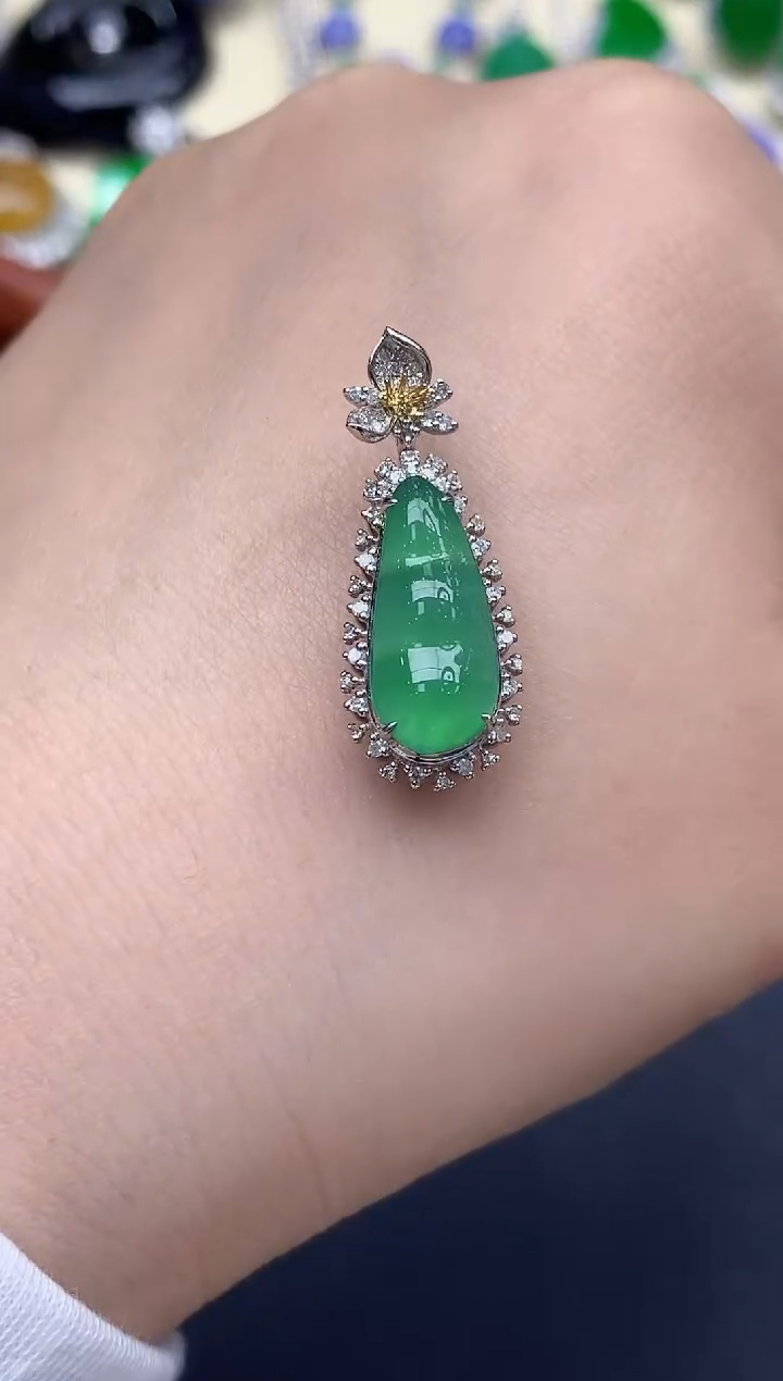 颈饰18K金镶嵌翡翠飞*354-中国好珍宝