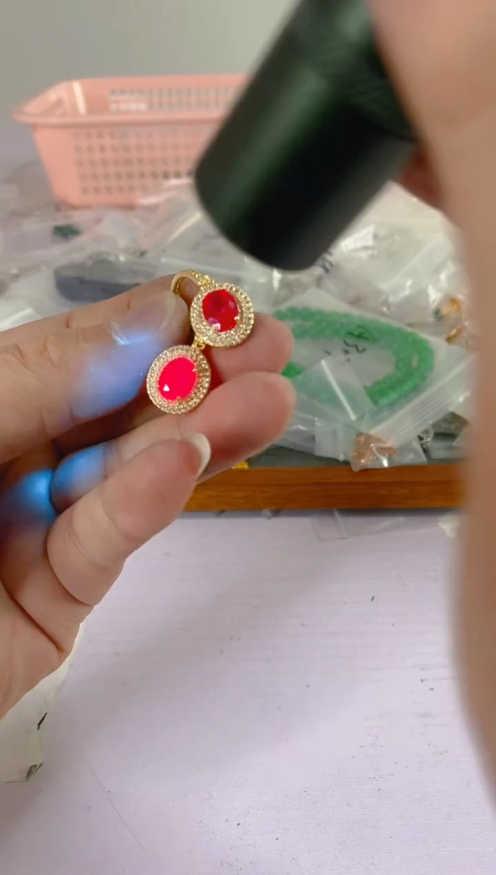 【闪购商品】水晶颈饰银S925镶嵌989红宝，蓝宝，多样性发一件赠链