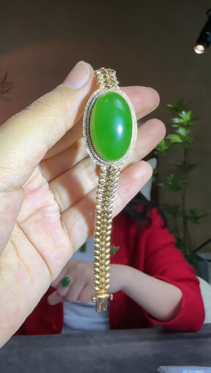 【闪购商品】和田玉手镯18K金镶嵌18K金镶苹果绿蛋面手镯