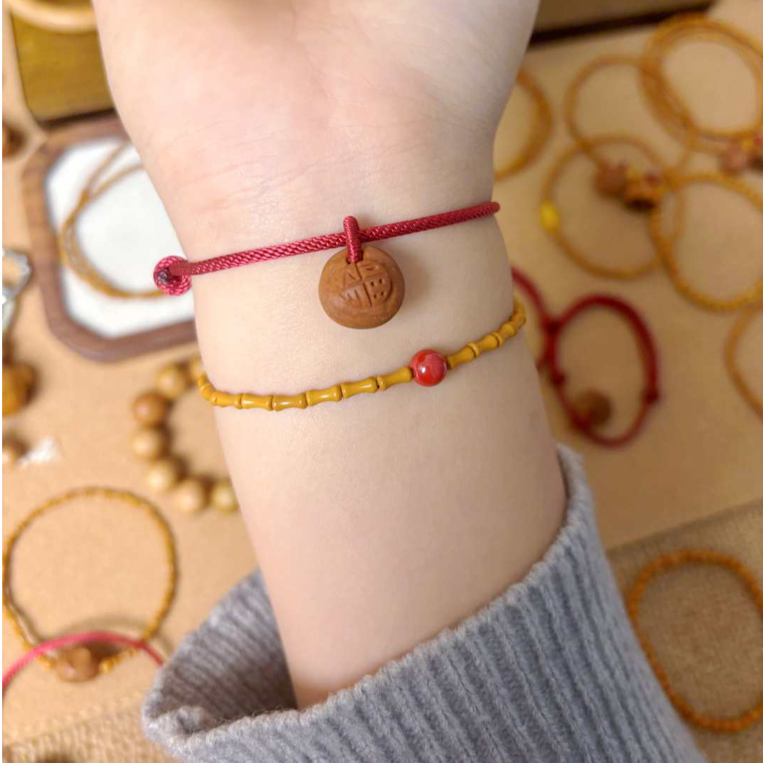 「福字」手工双面雕刻桃核红绳本命年平平挡、辟、护手链福气满满