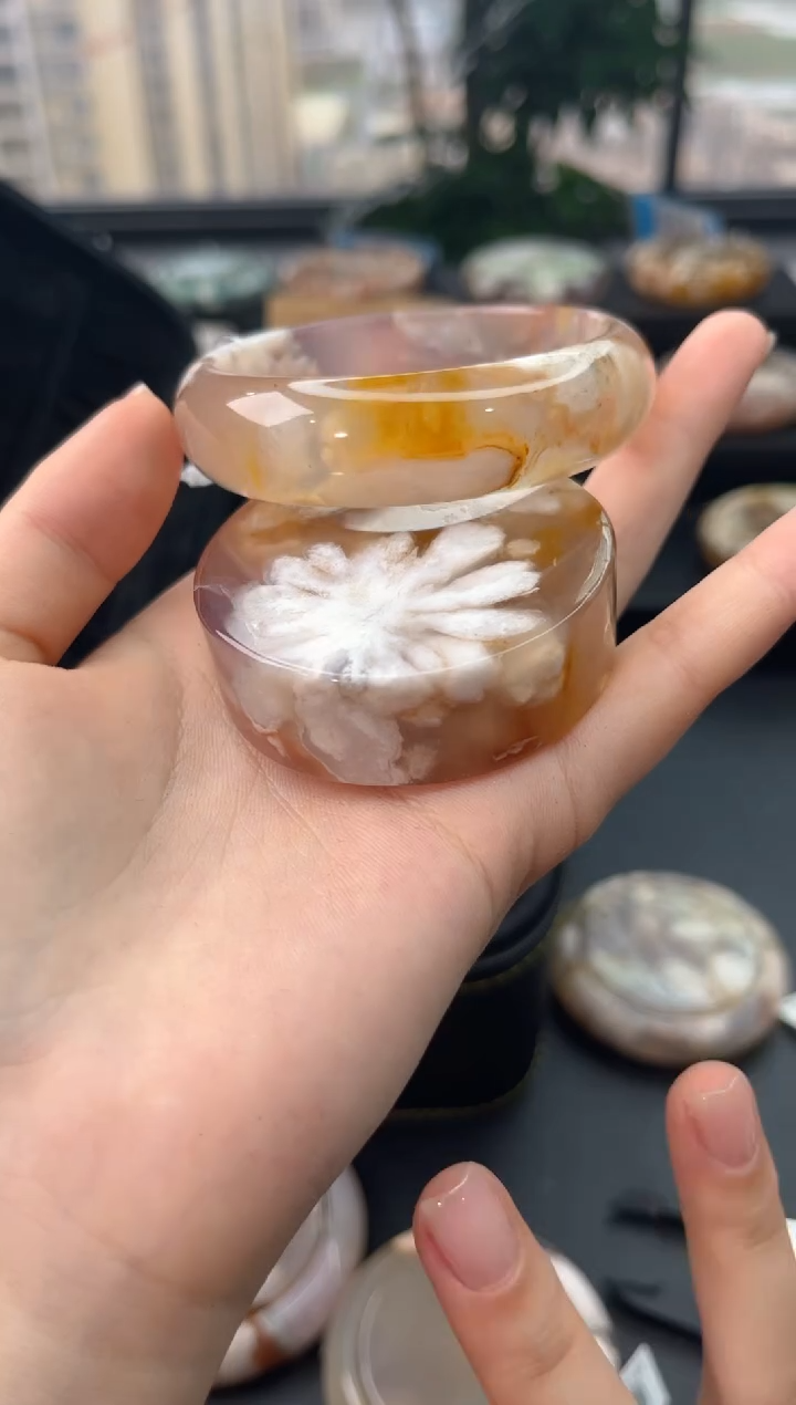 【闪购商品】石英质玉手镯未镶嵌赠送镯心（圈口55