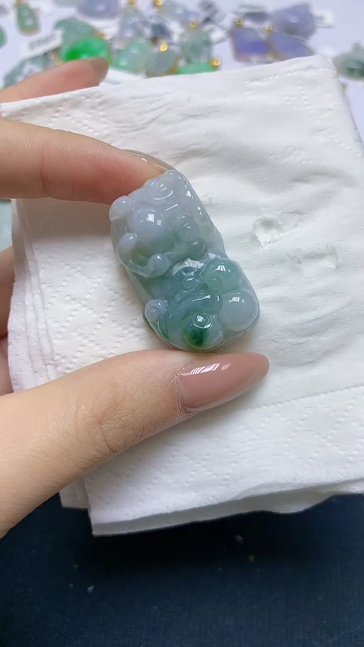 翡翠未镶嵌颈饰天然缅甸A货翡翠