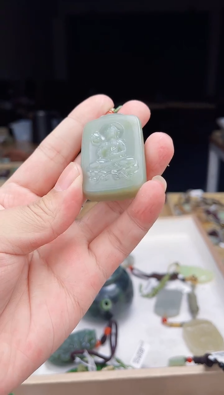 颈饰未镶嵌和田玉1