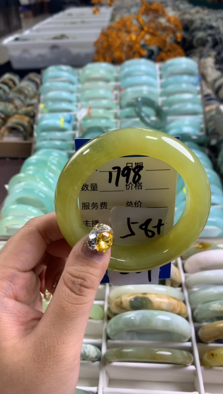 【闪购商品】蛇纹石玉手镯未镶嵌1798